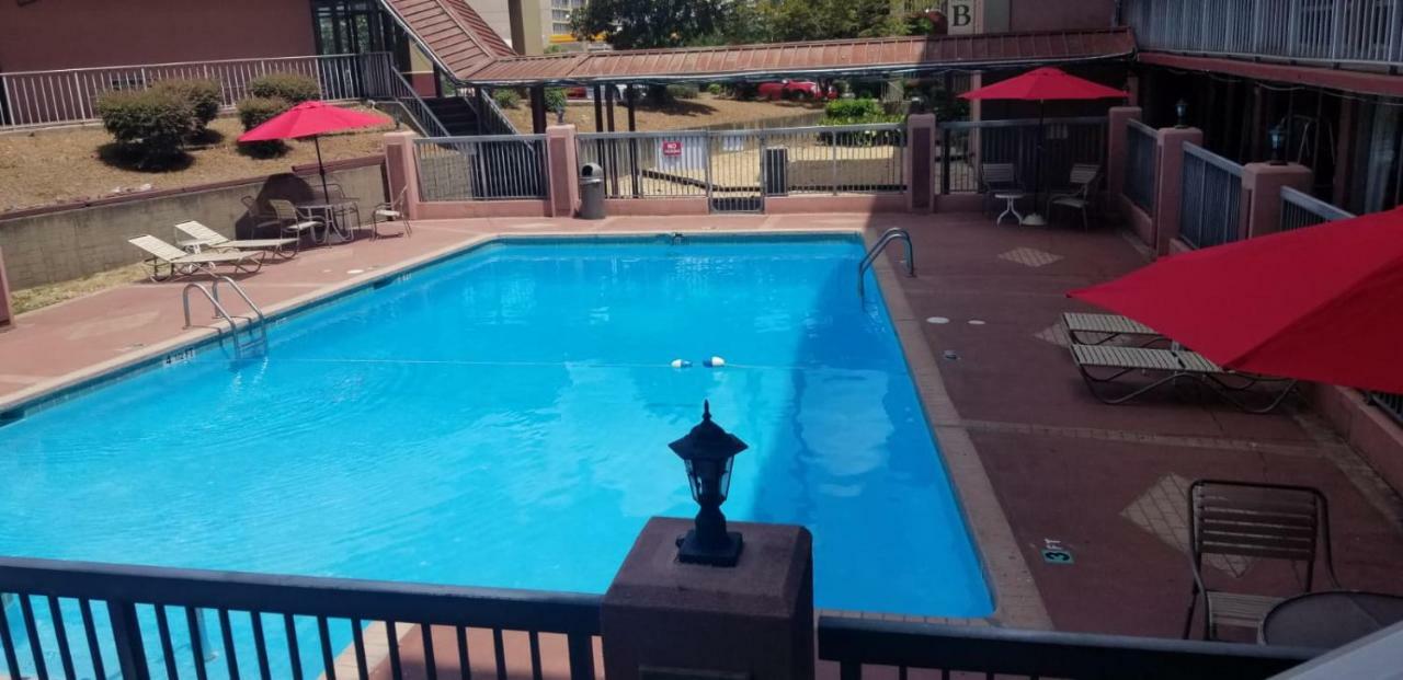 Budgetel Inn&Suites Birmingham Exterior foto